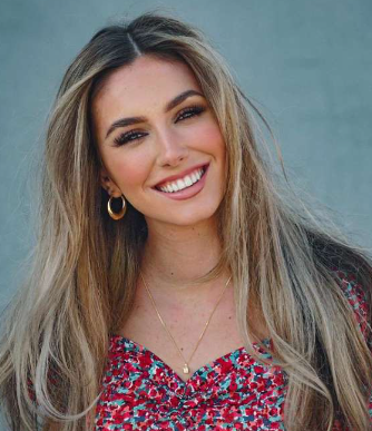  Elly Stark Bio/Wiki, Age, Career, Height, Weight, Family, Net Worth